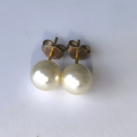 Classic White Pearl Stud Earrings - Picture 5 of 10